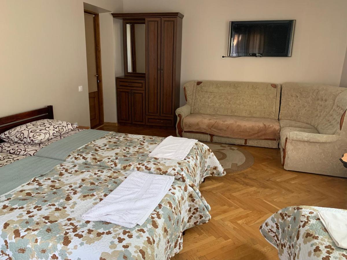 Celebrity Villa Kamjanets-Podilskyi Eksteriør billede