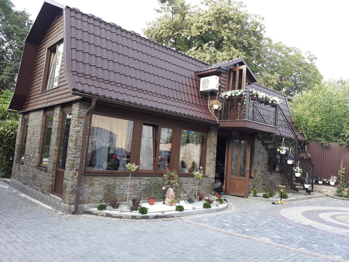 Celebrity Villa Kamjanets-Podilskyi Eksteriør billede