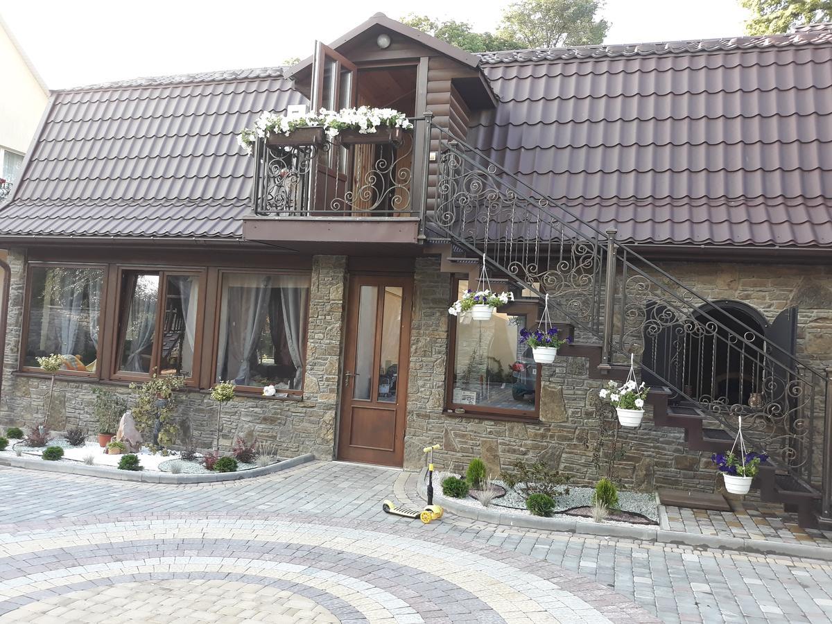 Celebrity Villa Kamjanets-Podilskyi Eksteriør billede